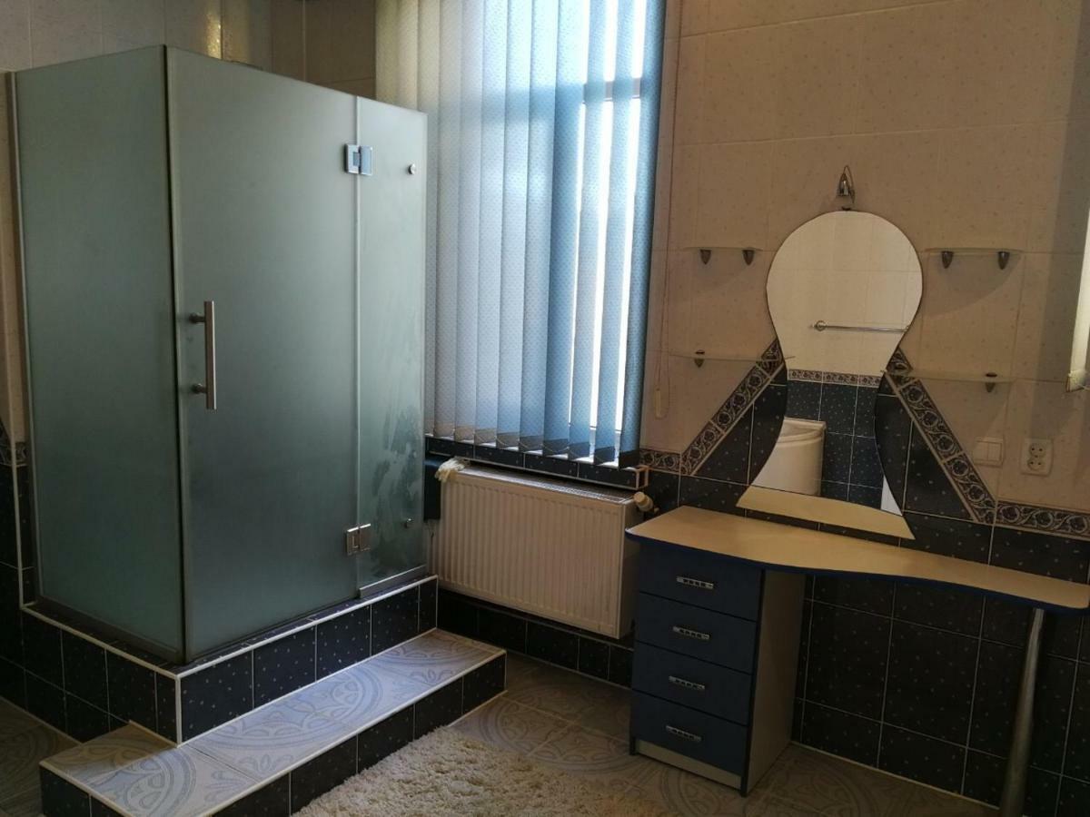 Затишна Квартира В Центрі Міста ترنوبل المظهر الخارجي الصورة